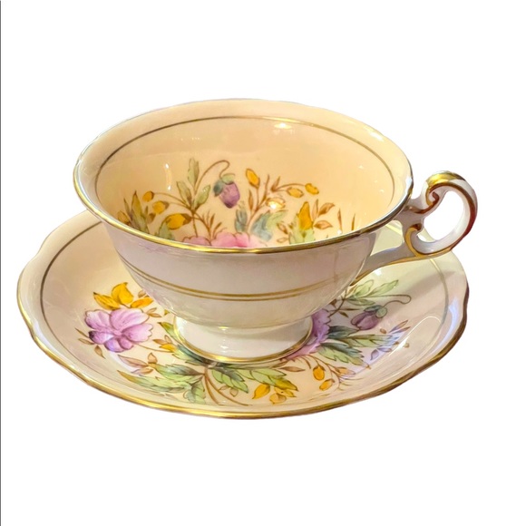 VINTAGE RARE FOLEY PINK PEACH WITH FLORAL ACCENT TEA CUP & SAUCER SET - Picture 1 of 7